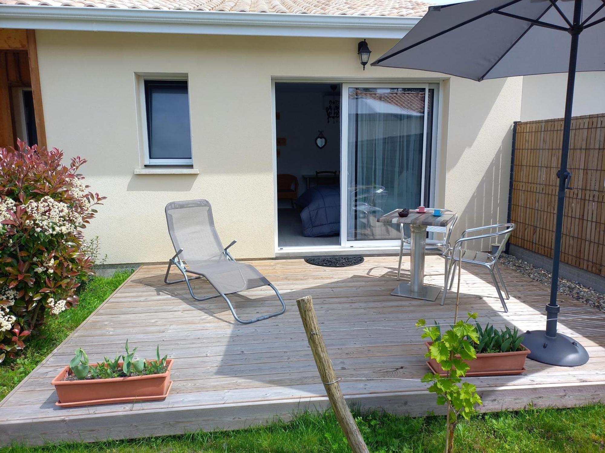 C La Belle Vie Hotel Pessac Bilik gambar